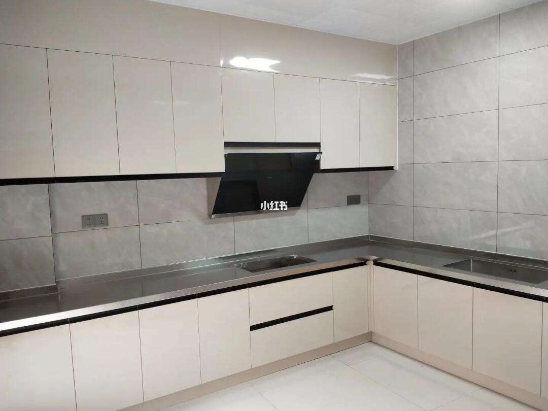 不銹鋼整體櫥柜 上下同色極簡風的設計魅力